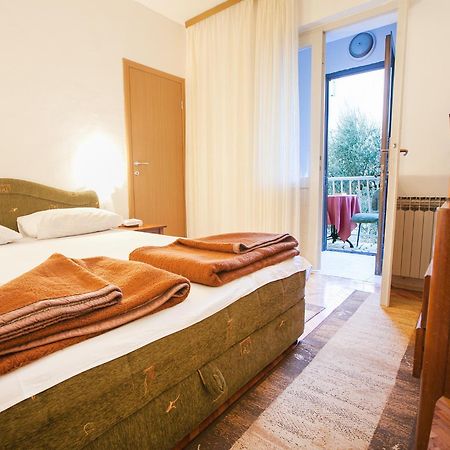 Mali Milocer Bay Accommodation Sveti Stefan Værelse billede