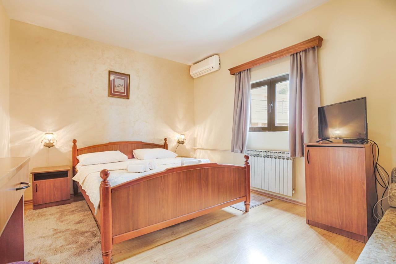Mali Milocer Bay Accommodation Sveti Stefan Eksteriør billede