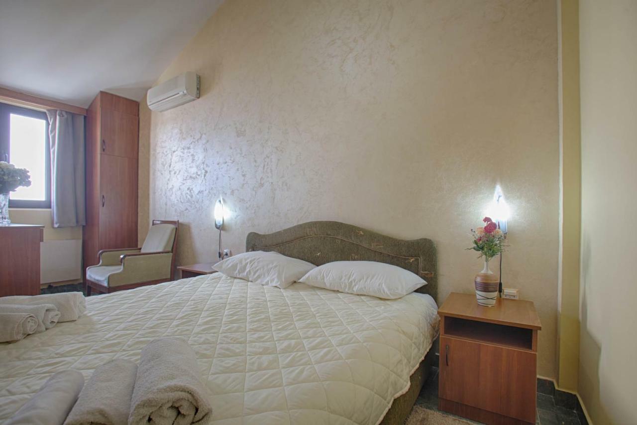 Mali Milocer Bay Accommodation Sveti Stefan Eksteriør billede